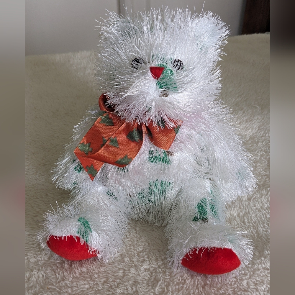 Ty White Lil' Santa Claws Bear. The Punkies Collection.  In great condition!!!